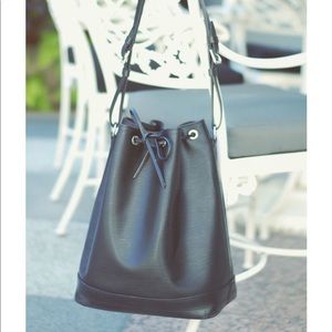 SOLD LOUIS VUITTON EPI NOIR NOE GM